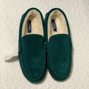 Lands’ End mens suede leather moccasin slippers.